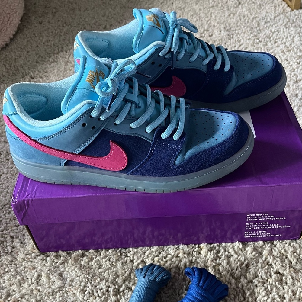 Limited Edition Nike SB Dunk Low | Run the Jewels | Women's 8.5 Men's 7